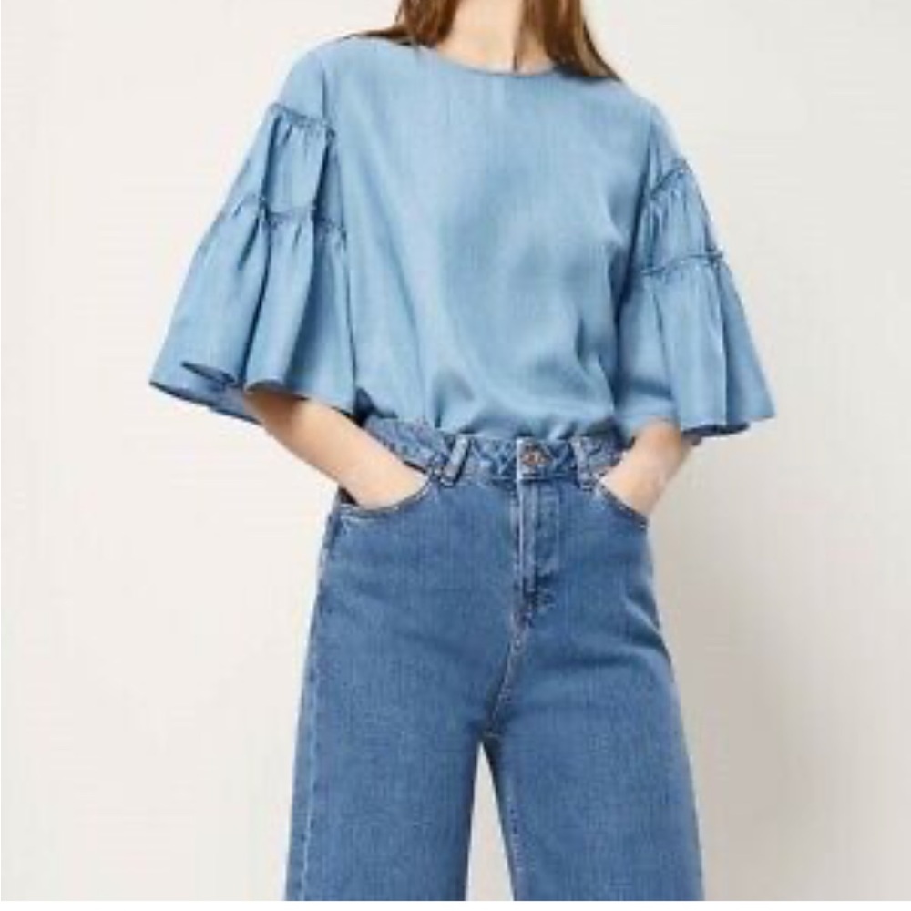 NWT Massimo Dutti. Lyocell and Denim Blouse with Ruffles Sleeves, size 10